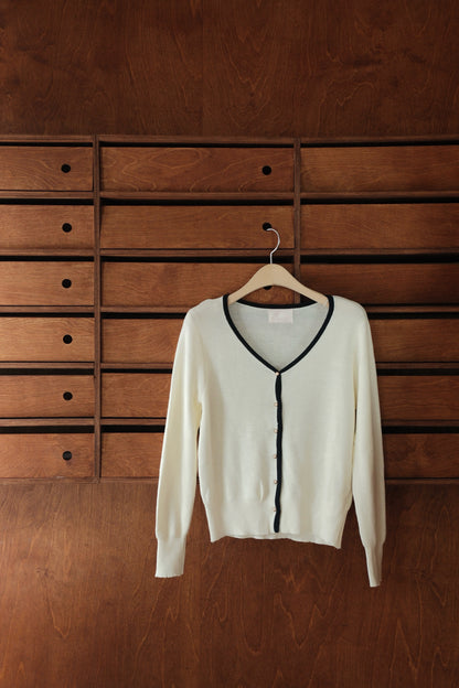 Lightweight Contrast Trim Cardigan