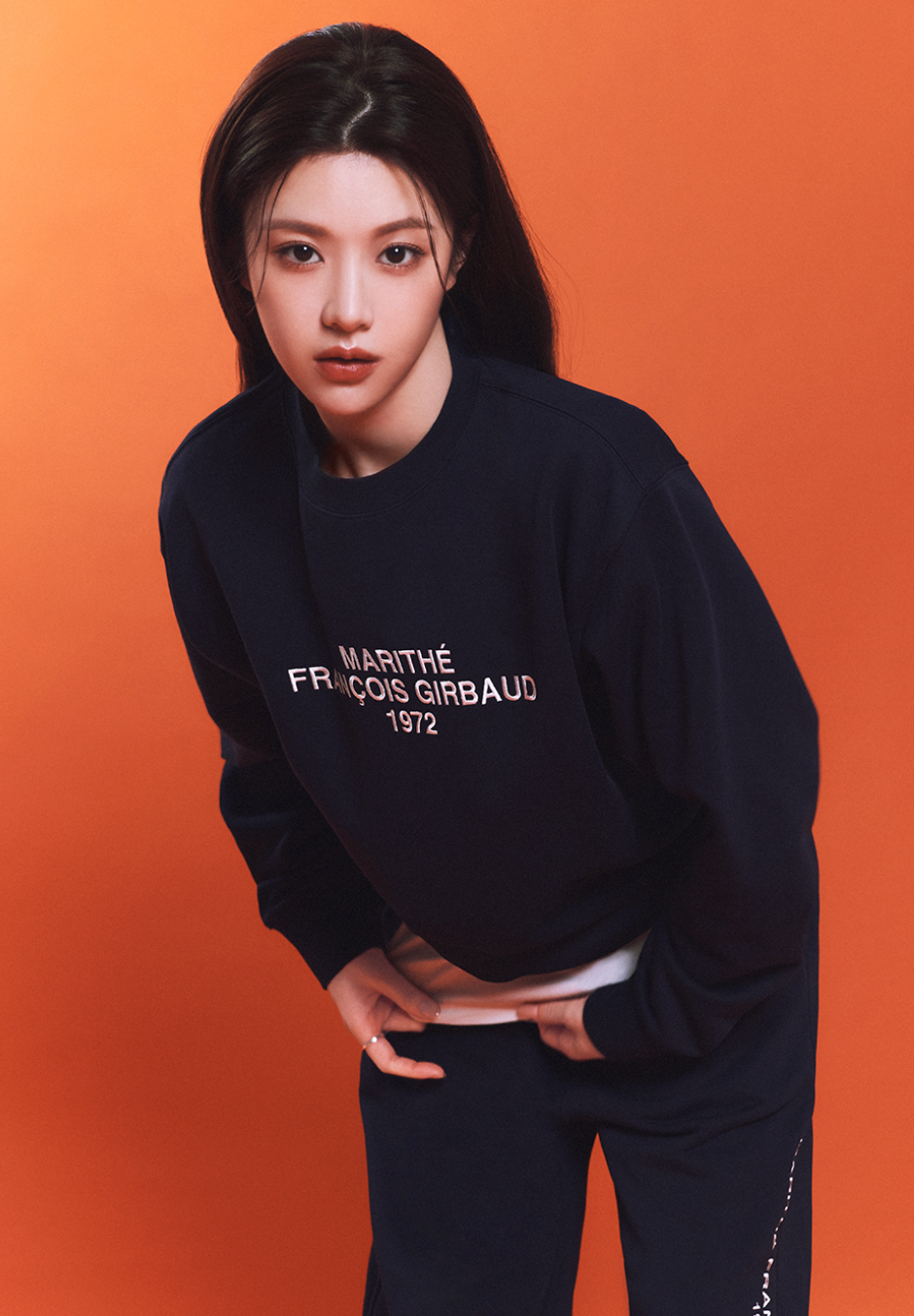 Lettering Logo Sweatshirt Navy